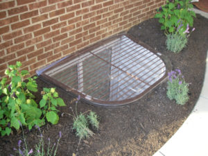 egress window well cover with grate